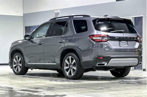 Gray 2024 Honda Pilot Elite