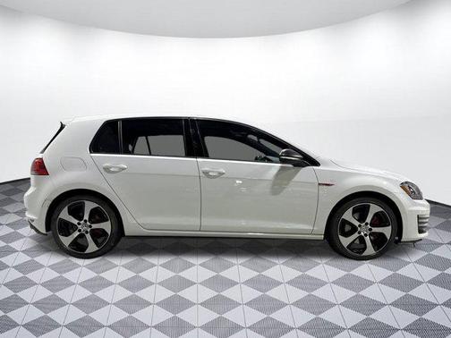 2015 Volkswagen Golf GTI 2.0T SE 4-Door