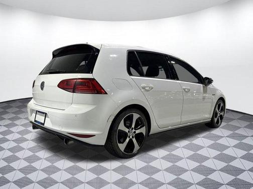 2015 Volkswagen Golf GTI 2.0T SE 4-Door
