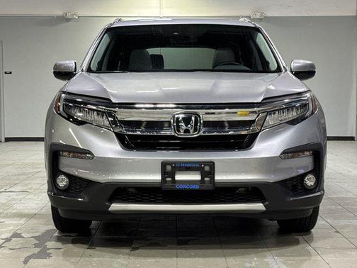 2022 Honda Pilot Touring 8-Passenger