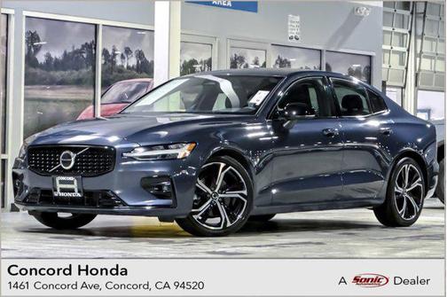 2024 Volvo S60 B5 Core Dark Theme