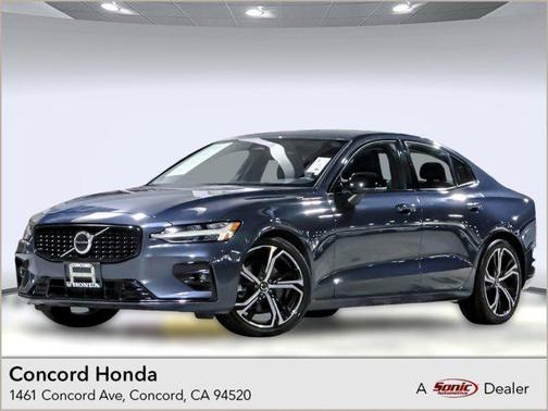 2024 Volvo S60 B5 Core Dark Theme
