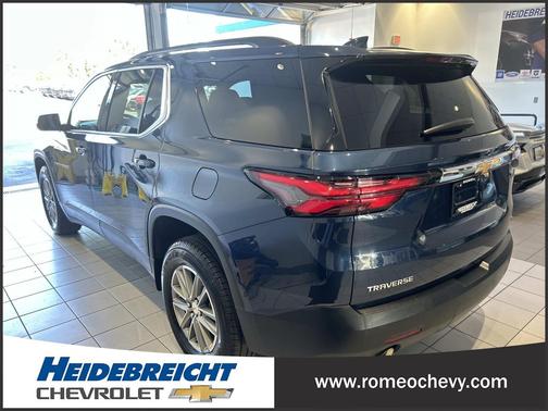 Northsky Blue Metallic 2023 Chevrolet Traverse LT Cloth
