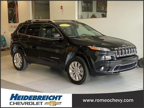 Photo 1 of 36 of 2016 Jeep Cherokee Overland