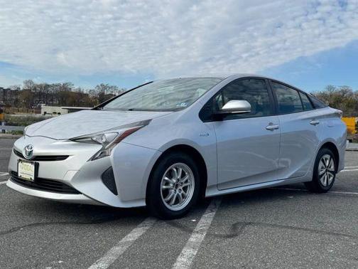 2016 Toyota Prius Three Touring