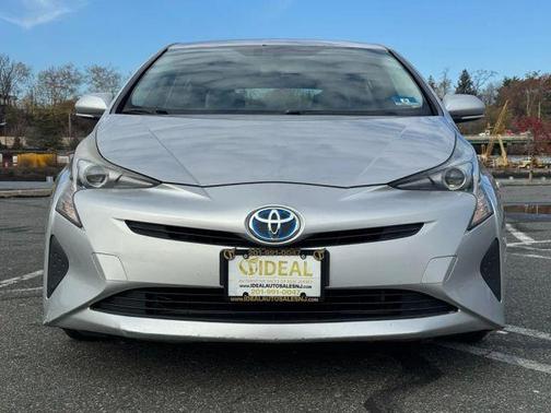 2016 Toyota Prius Three Touring