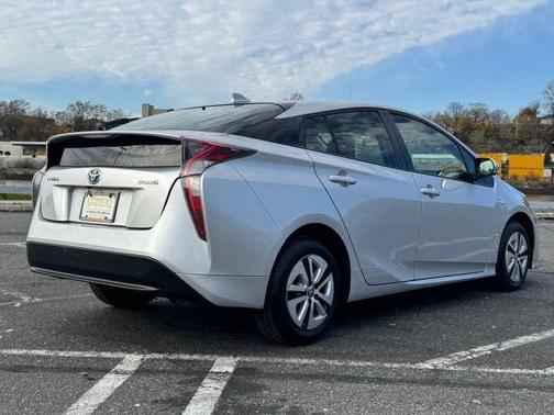 2016 Toyota Prius Three Touring
