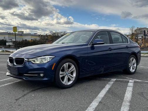 2018 BMW 330 i xDrive