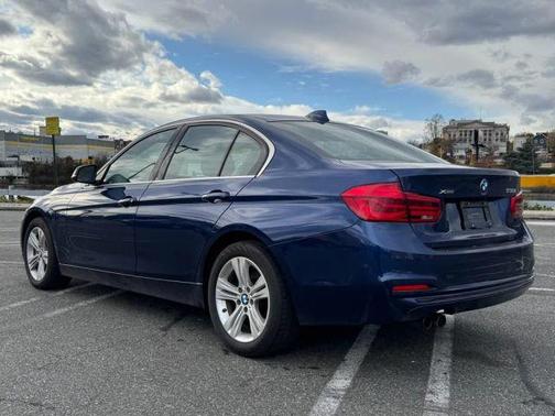 2018 BMW 330 i xDrive