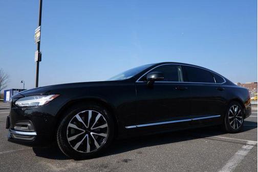 Black 2023 Volvo S90 B6 Plus