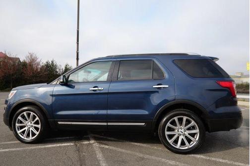 Blue 2017 Ford Explorer Limited