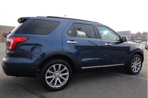 Blue 2017 Ford Explorer Limited