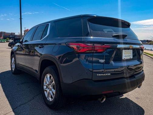 2022 Chevrolet Traverse LS