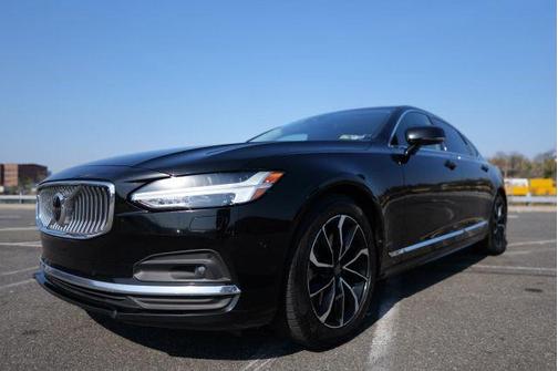 Black 2023 Volvo S90 B6 Plus