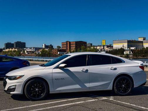 White 2021 Chevrolet Malibu RS