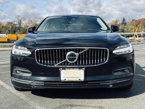 2022 Volvo S90 B6 Momentum