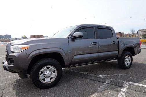 2016 Toyota Tacoma SR