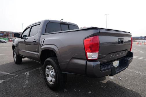2016 Toyota Tacoma SR