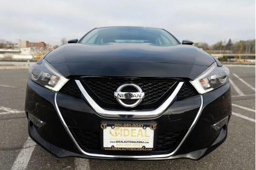 Black 2018 Nissan Maxima 3.5 SV