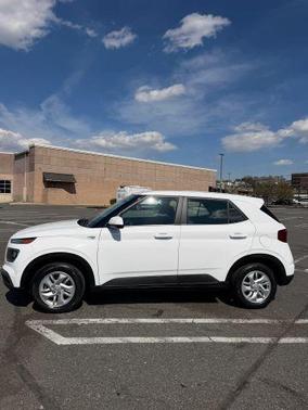 2024 Hyundai VENUE SE