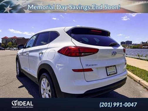 White 2020 Hyundai TUCSON SE