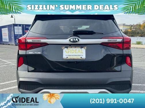 Black 2021 Kia Seltos LX