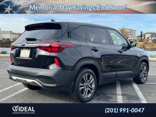 Black 2021 Kia Seltos LX