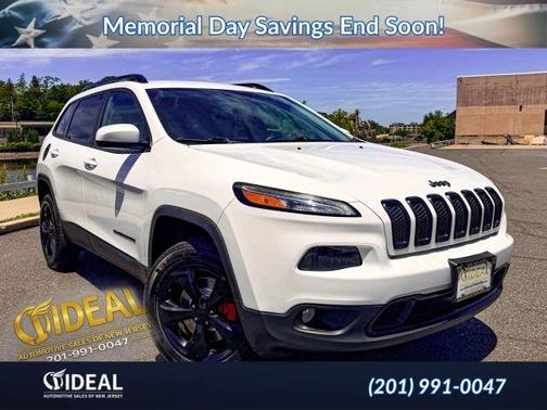 White 2016 Jeep Cherokee Altitude