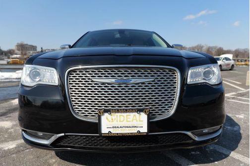 2018 Chrysler 300 Limited