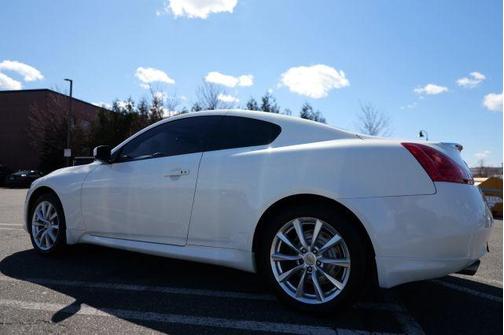 2011 INFINITI G37x Base