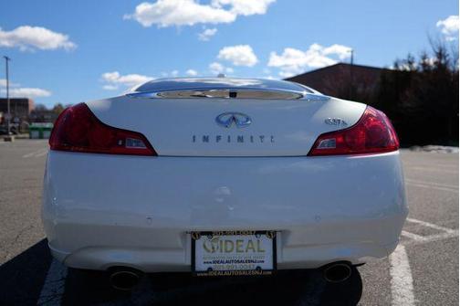 2011 INFINITI G37x Base