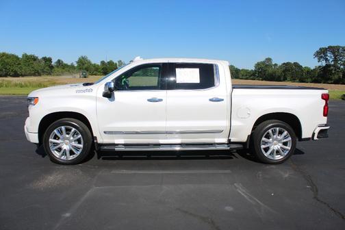 Iridescent Pearl Tricoat 2023 Chevrolet Silverado 1500 High Country
