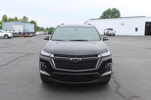Mosaic Black Metallic 2023 Chevrolet Traverse LT Cloth