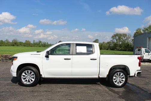 2022 Chevrolet Silverado 1500 Custom