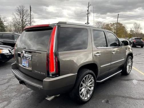 2012 Cadillac Escalade Luxury