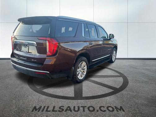 2023 GMC Yukon SLT