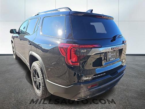 2023 GMC Acadia AWD AT4