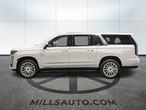 2023 Cadillac Escalade ESV Premium Luxury