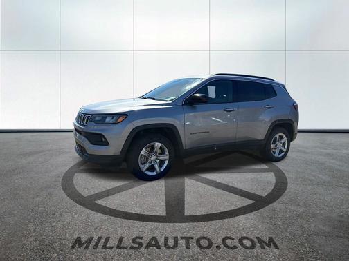 Sting-Gray Clearcoat 2024 Jeep Compass Latitude