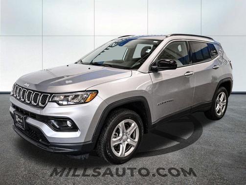Sting-Gray Clearcoat 2024 Jeep Compass Latitude