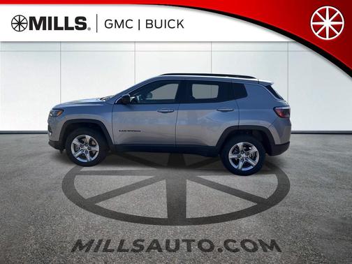 Sting-Gray Clearcoat 2024 Jeep Compass Latitude