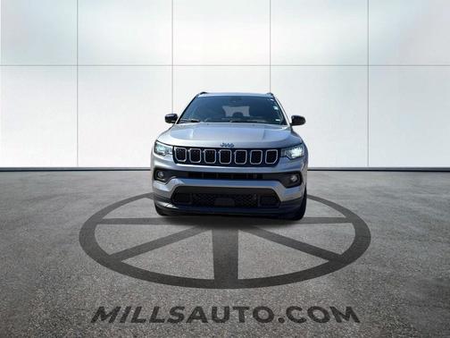 Sting-Gray Clearcoat 2024 Jeep Compass Latitude