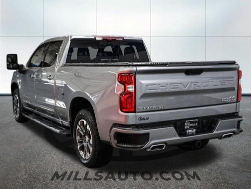 Sterling Gray Metallic 2025 Chevrolet Silverado 1500 High Country