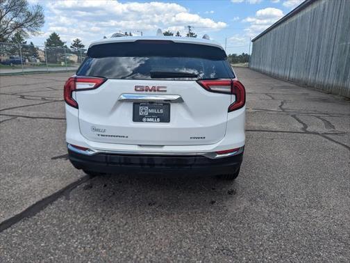 2024 GMC Terrain SLT