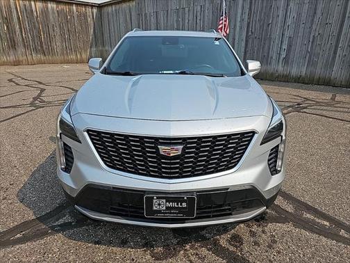 2022 Cadillac XT4 Premium Luxury