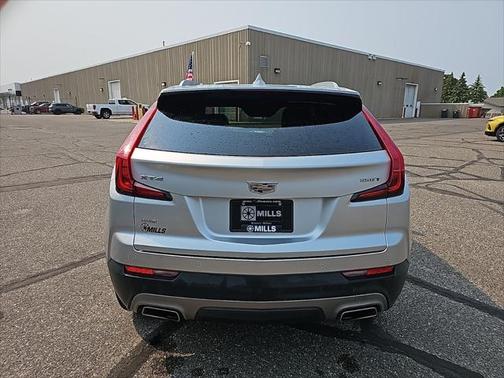 2022 Cadillac XT4 Premium Luxury