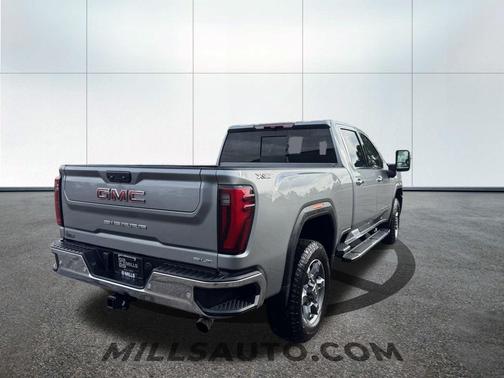 2025 GMC Sierra 3500 SLT