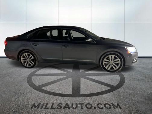 2018 Volkswagen Passat 2.0T SEL Premium