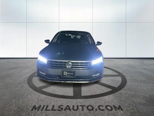 2018 Volkswagen Passat 2.0T SEL Premium