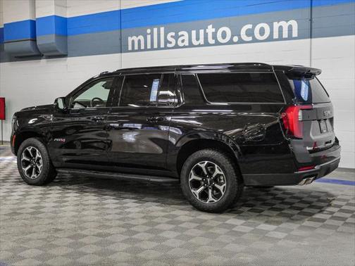 2025 GMC Yukon XL 4WD AT4